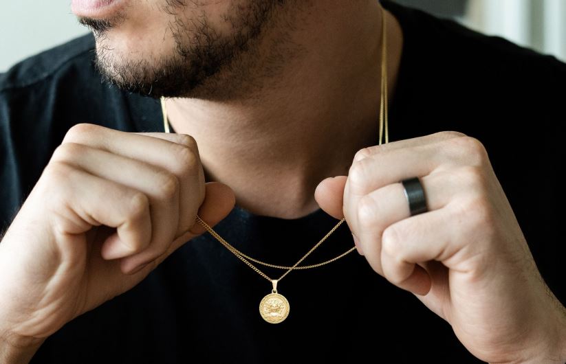 AU Oliver Cabell Men Medusa Pendant Necklace Gold 8PR6LR208 Accessories